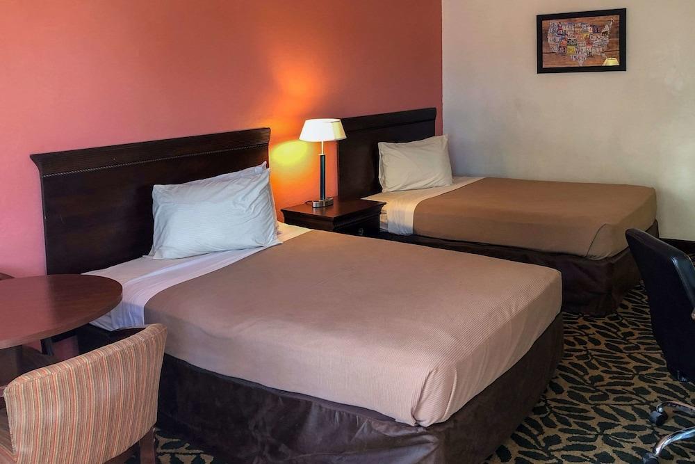 Econo Lodge North Норт-Форт-Маєрс Екстер'єр фото