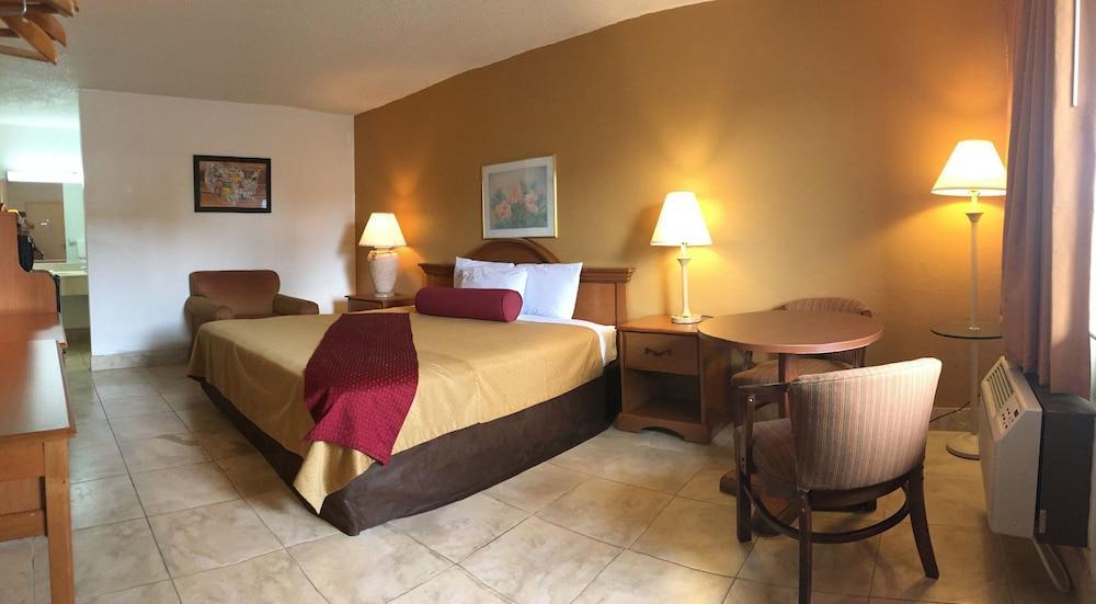 Econo Lodge North Норт-Форт-Маєрс Екстер'єр фото