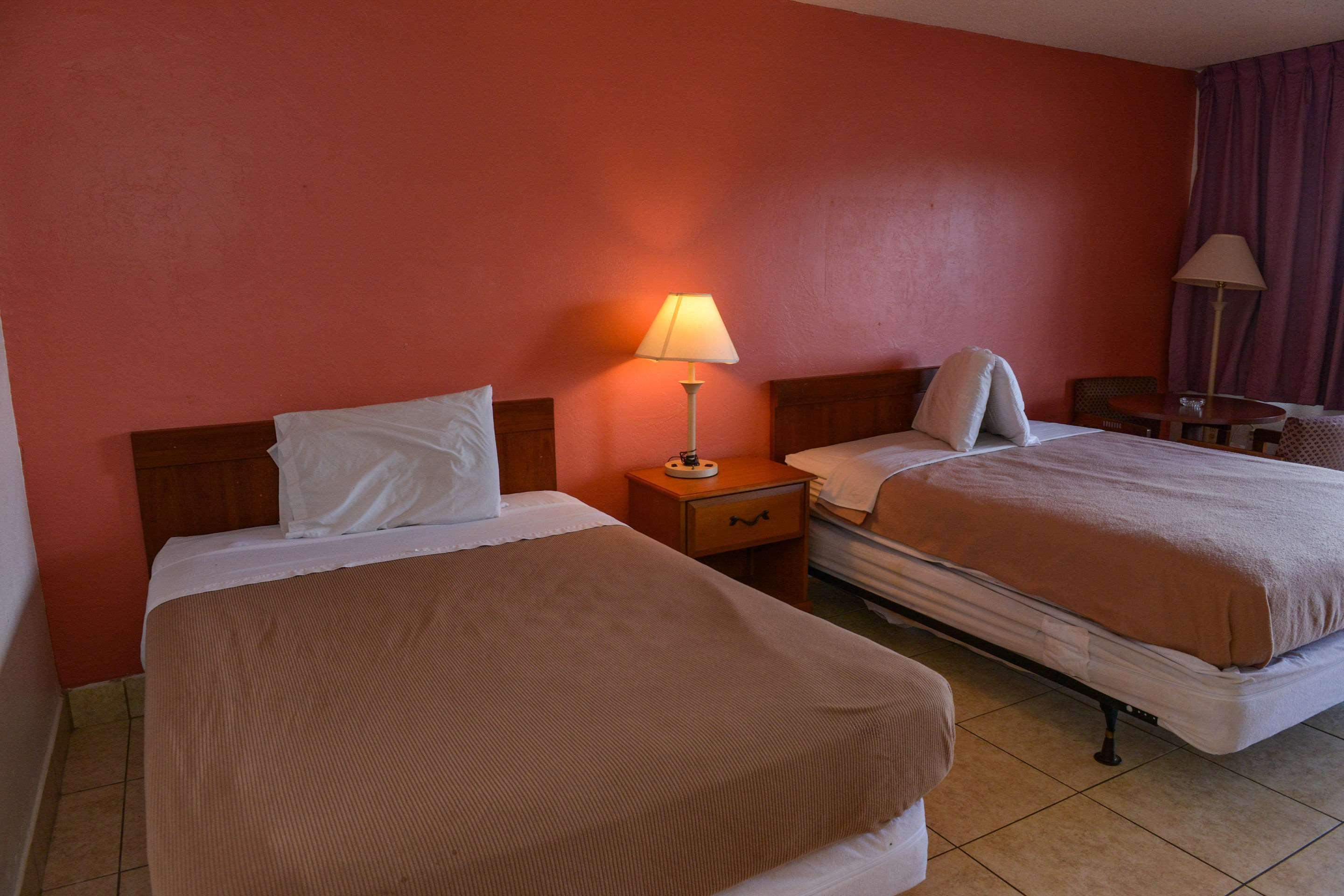 Econo Lodge North Норт-Форт-Маєрс Екстер'єр фото