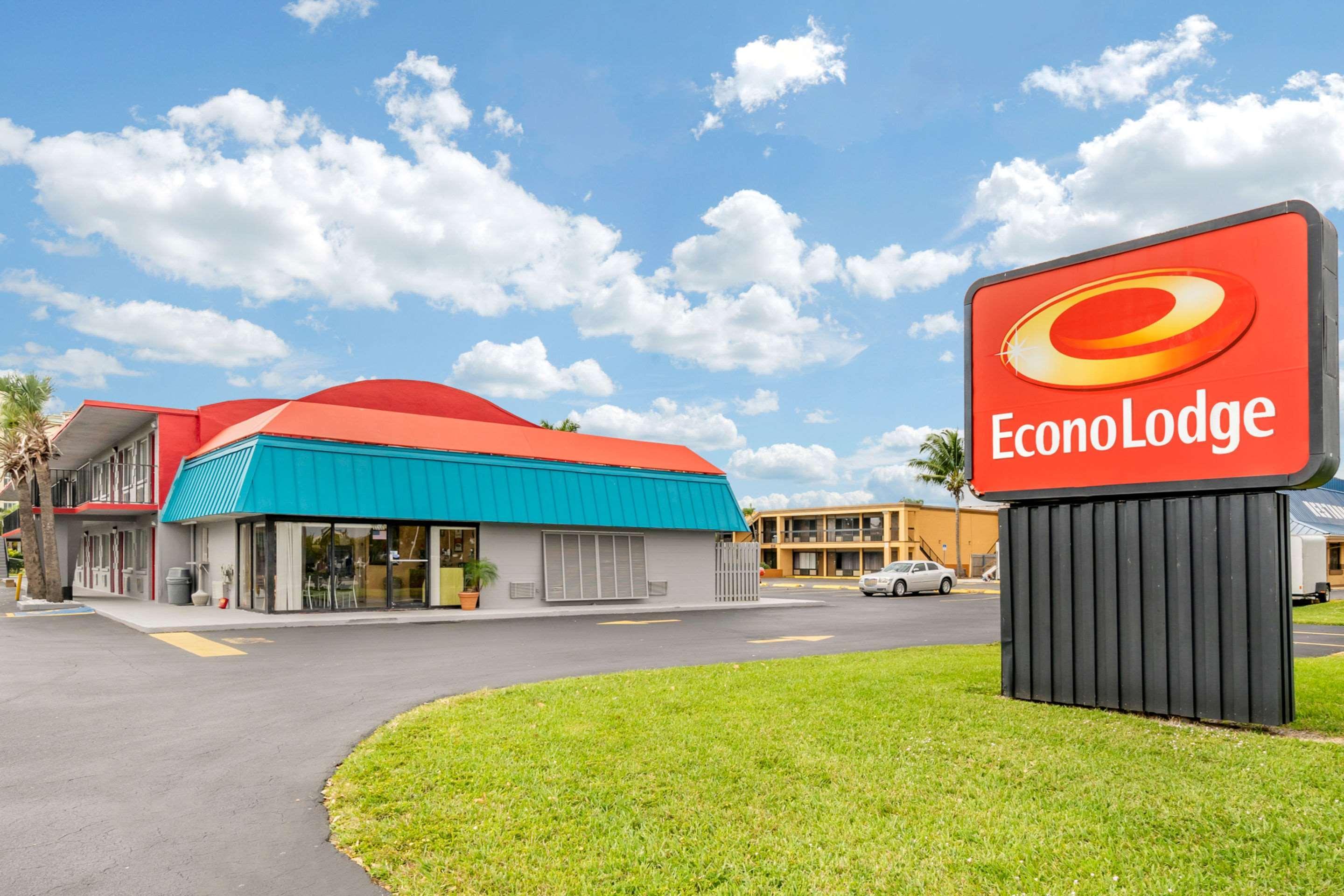 Econo Lodge North Норт-Форт-Маєрс Екстер'єр фото