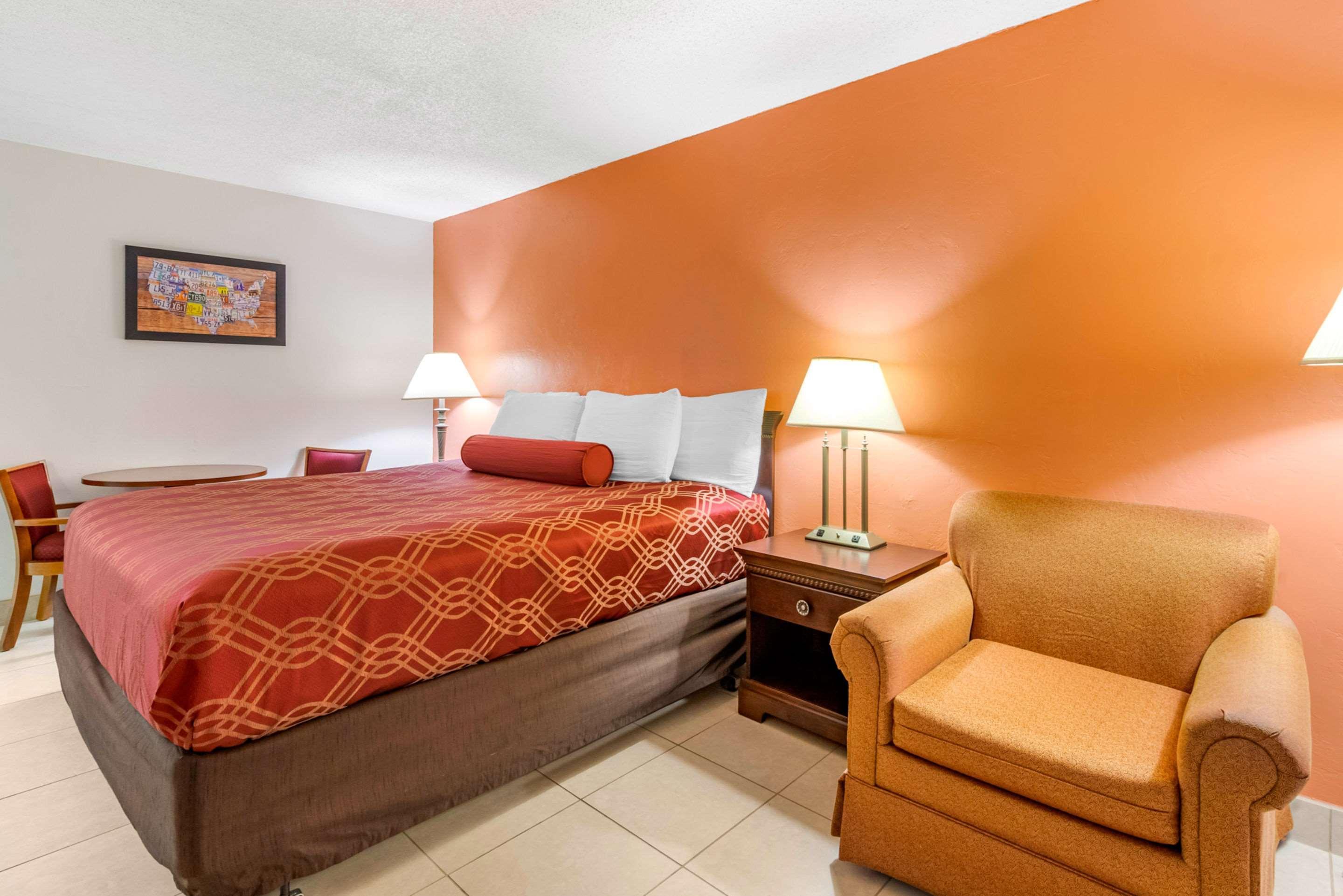 Econo Lodge North Норт-Форт-Маєрс Екстер'єр фото
