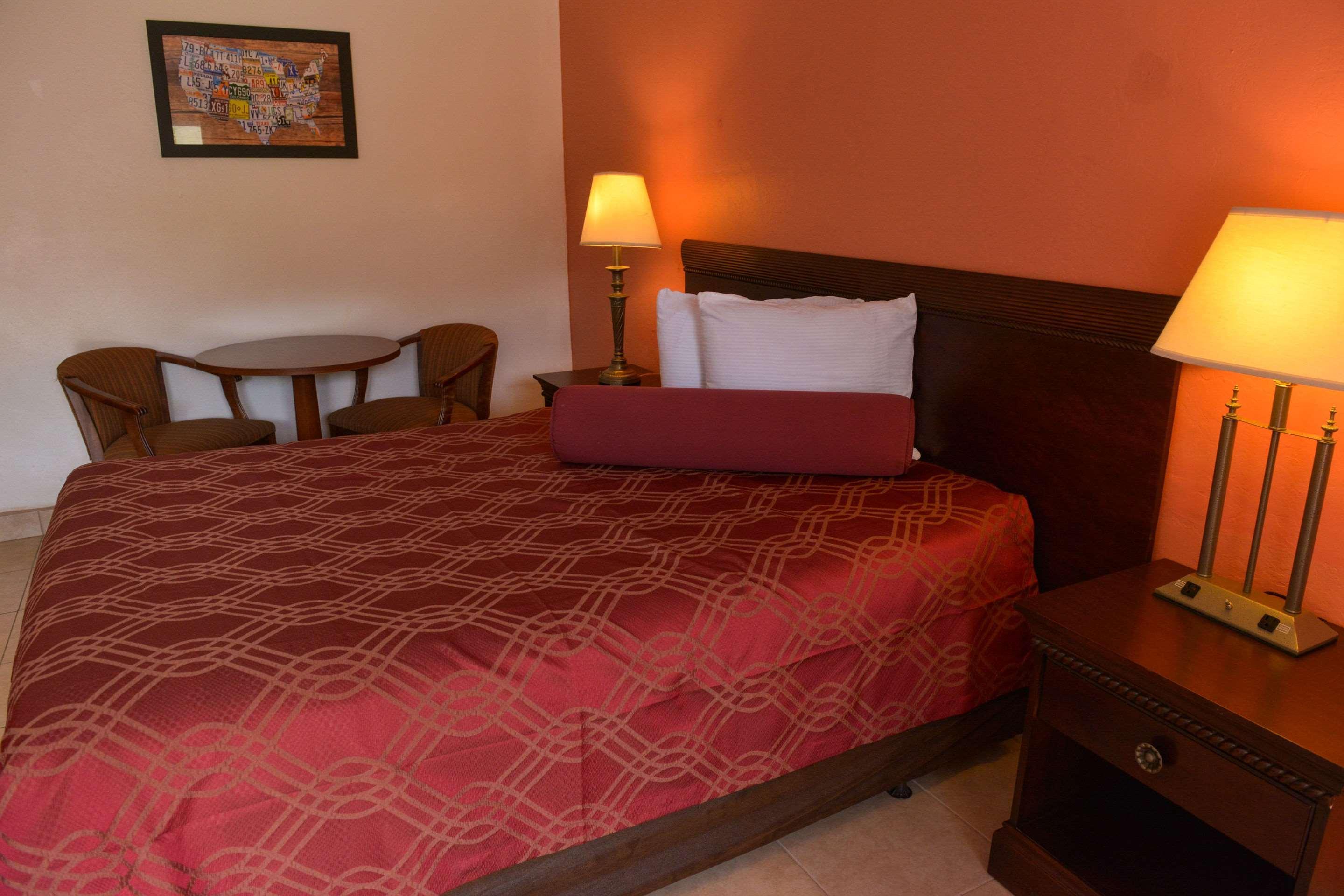 Econo Lodge North Норт-Форт-Маєрс Екстер'єр фото