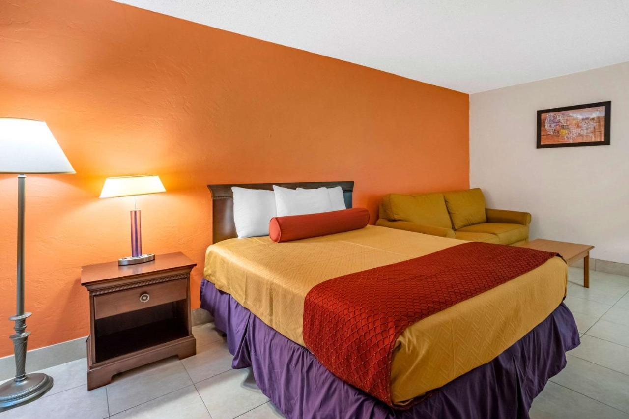 Econo Lodge North Норт-Форт-Маєрс Екстер'єр фото